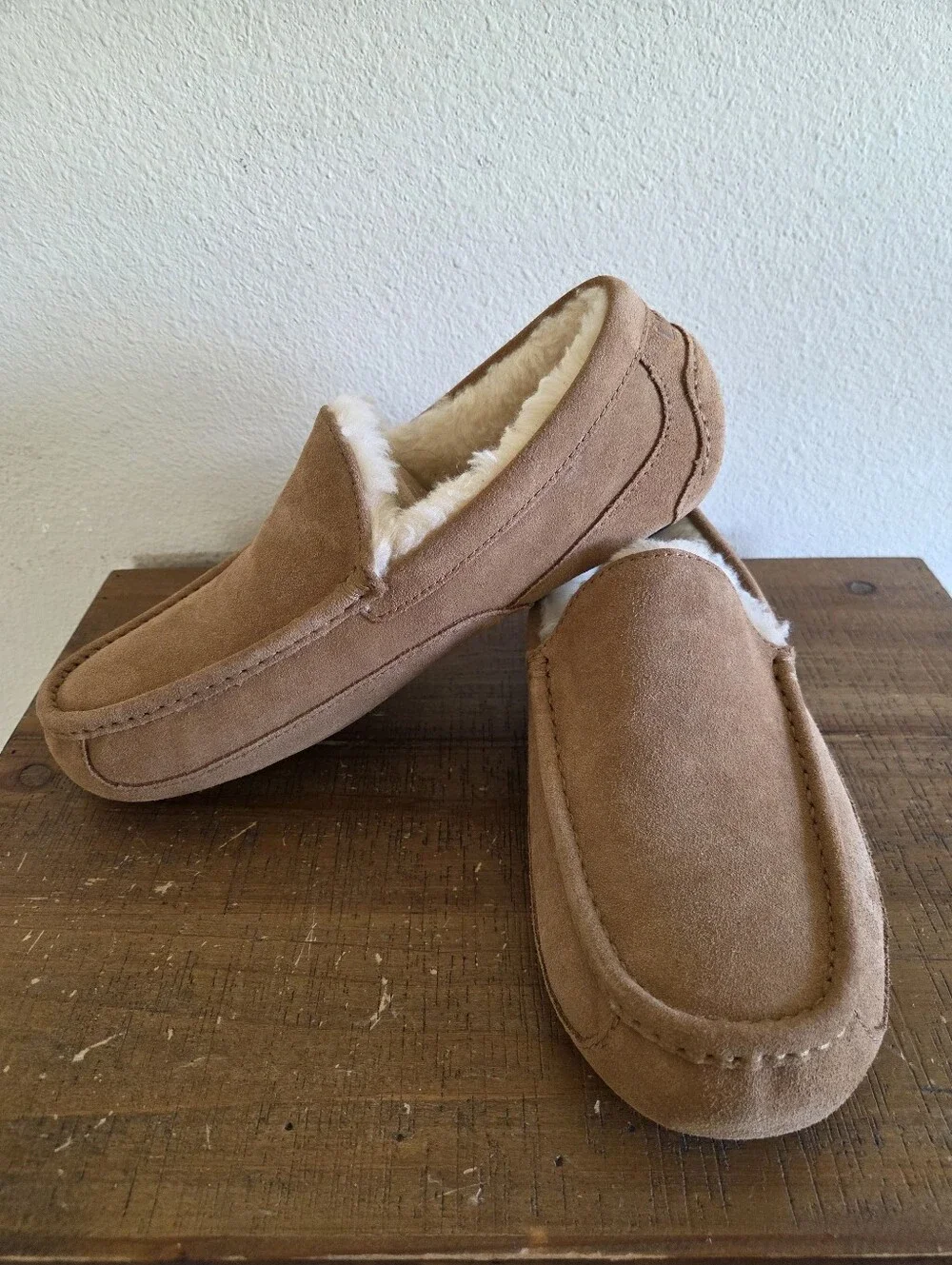 UGG Mens Ascot Slippers Size 10 Chestnut Suede/Wool Comfy